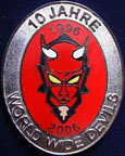 FCK-Fanclubs/Fan-Club-Pin-WWD-2c-10J-silver-red.jpg